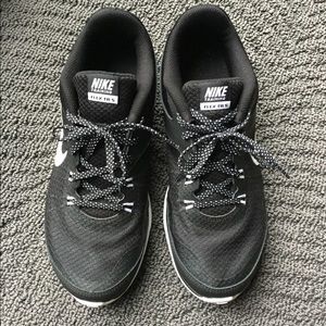 Nike Black Sneakers